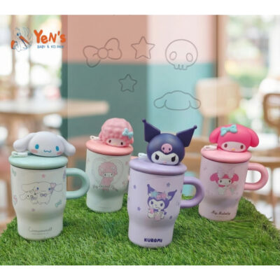 Gelas Mug Karakter Sanrio dengan Gagang & Tutup 3D – Cangkir Anak Lucu Premium Estetik (1 Pcs)